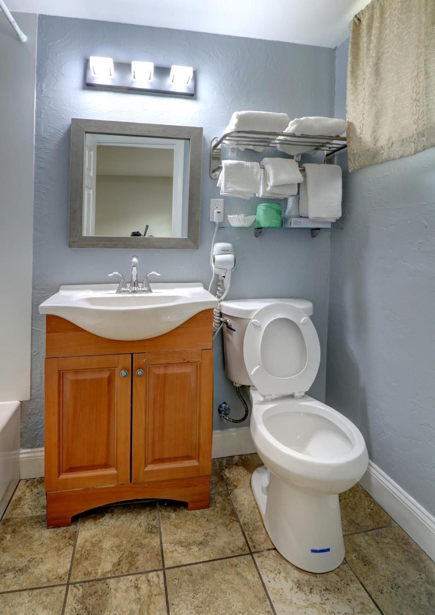 Windrift Motel West Yarmouth Bilik gambar