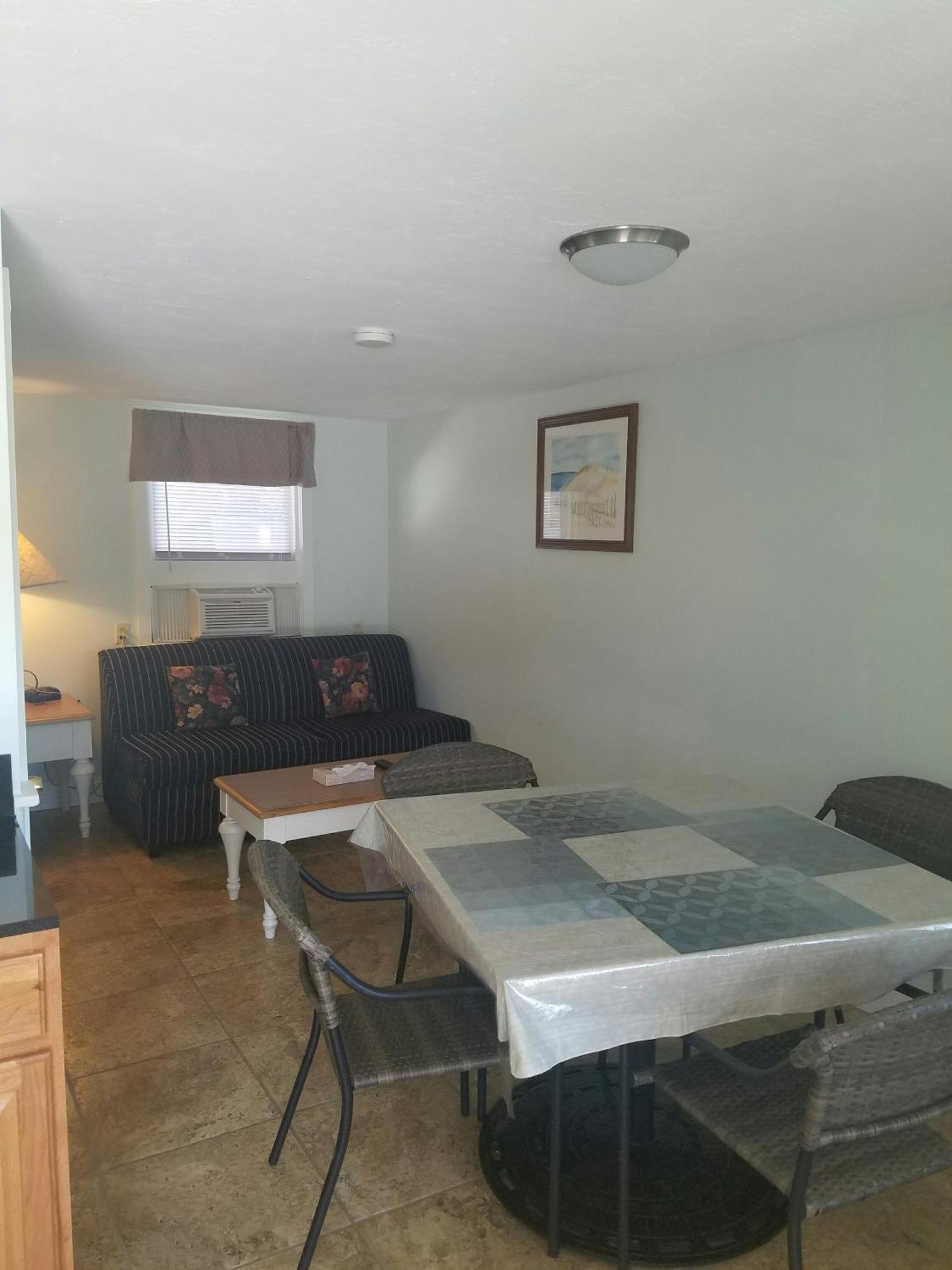 Windrift Motel West Yarmouth Bilik gambar